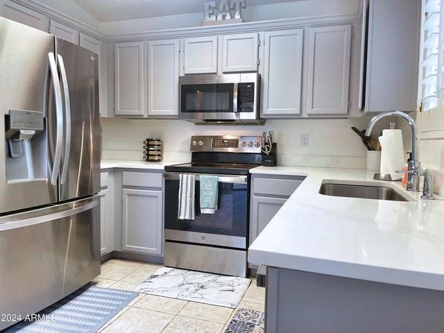 18802 N 44th Place, Phoenix, AZ 85050