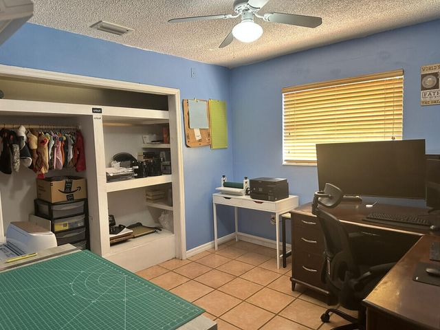 6940 Plantation Road, Plantation, FL 33317