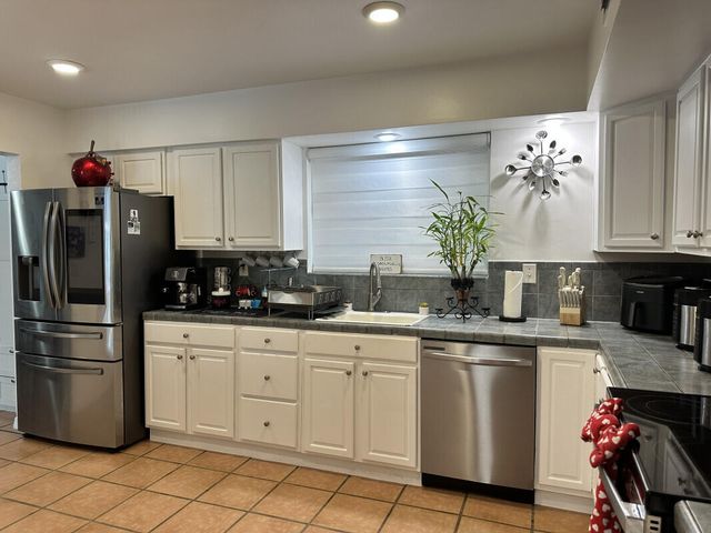 6940 Plantation Road, Plantation, FL 33317