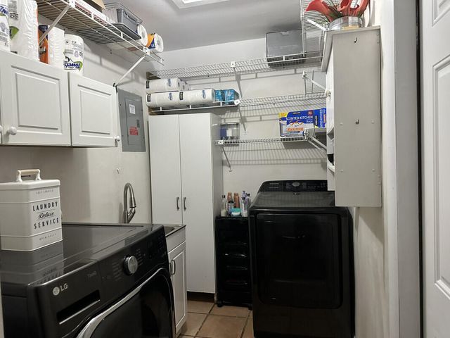 6940 Plantation Road, Plantation, FL 33317