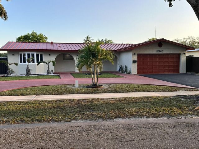 6940 Plantation Road, Plantation, FL 33317