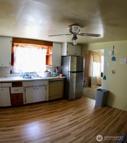 1734 Snyder Avenue, Bremerton, WA 98312