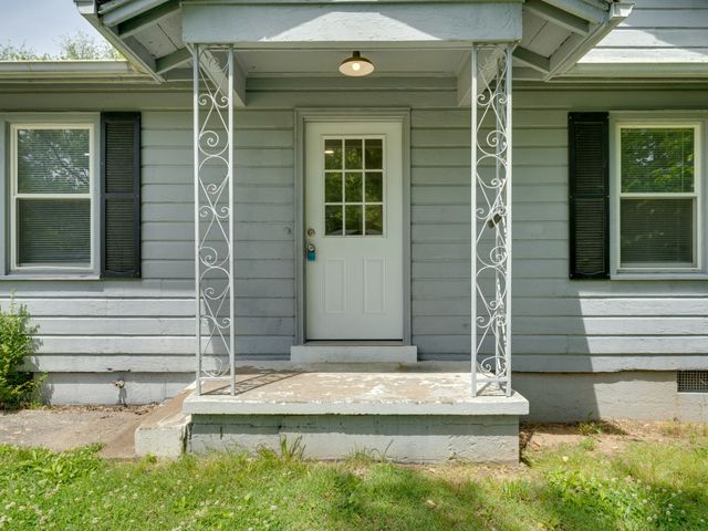 182 Sunset Ct, Clarksville, TN 37042