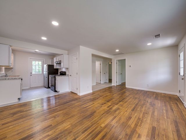 182 Sunset Ct, Clarksville, TN 37042