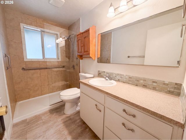 3910 Se 71ST Ave, Portland, OR 97206