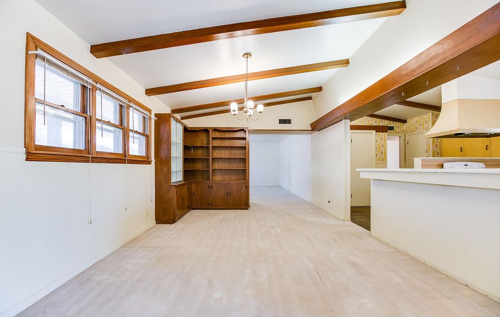 Image 10 of property listing at 2811 W Twohig Avenue, San Angelo, TX 76901
