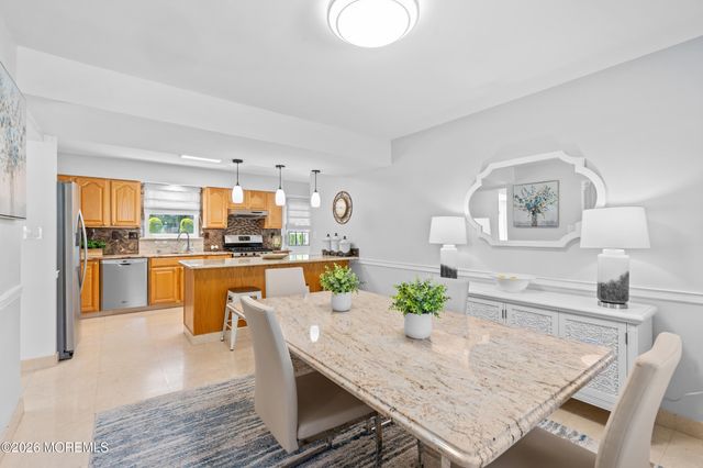 6 Pittsfield Road, Howell, NJ 07731