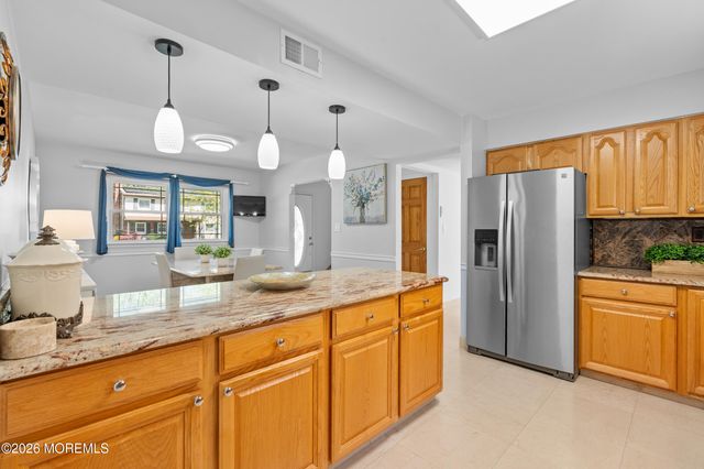 6 Pittsfield Road, Howell, NJ 07731
