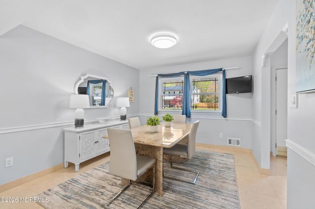 6 Pittsfield Road, Howell, NJ 07731