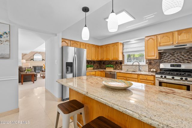 6 Pittsfield Road, Howell, NJ 07731