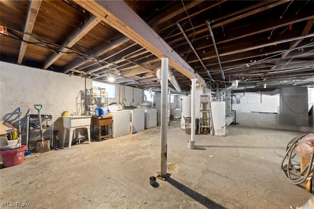 3921 Sackett Avenue, Cleveland, OH 44109