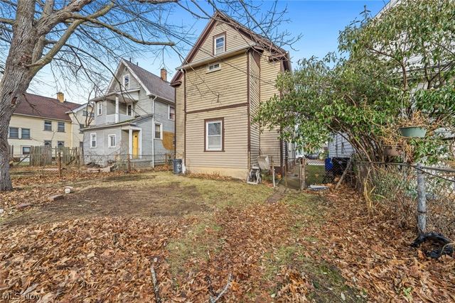 3921 Sackett Avenue, Cleveland, OH 44109