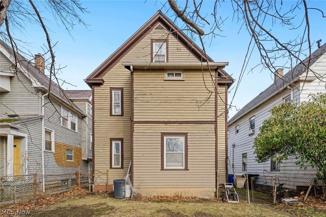 3921 Sackett Avenue, Cleveland, OH 44109