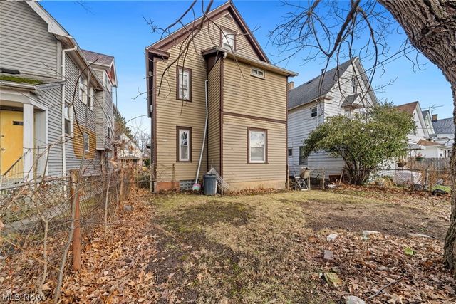 3921 Sackett Avenue, Cleveland, OH 44109