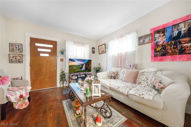 3921 Sackett Avenue, Cleveland, OH 44109