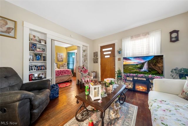 3921 Sackett Avenue, Cleveland, OH 44109