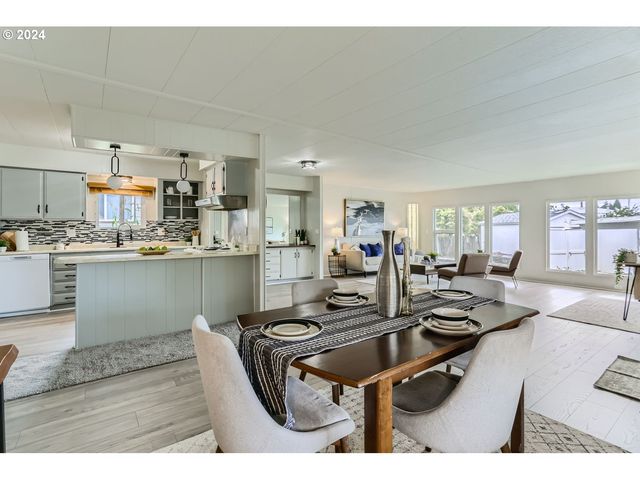 2681 Se RIVER Rd, Hillsboro, OR 97123