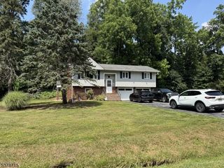 9 Basswood Dr, Vernon Twp., NJ 07461