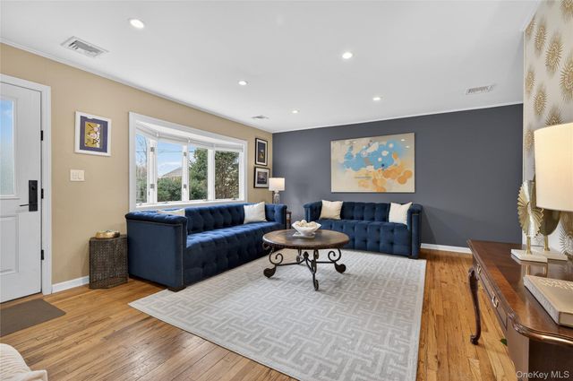 20 Marlboro Drive, South Huntington, NY 11743