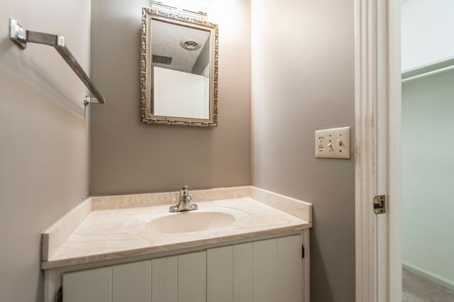 194 Timberlake Dr, Hendersonville, TN 37075