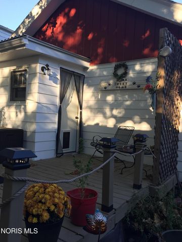 3917 Almeda Drive, Toledo, OH 43612