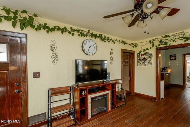 3917 Almeda Drive, Toledo, OH 43612