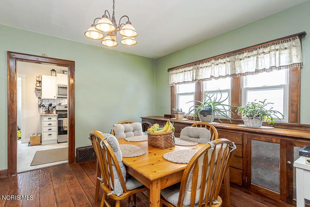 3917 Almeda Drive, Toledo, OH 43612