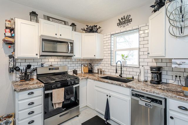 3917 Almeda Drive, Toledo, OH 43612