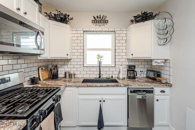 3917 Almeda Drive, Toledo, OH 43612