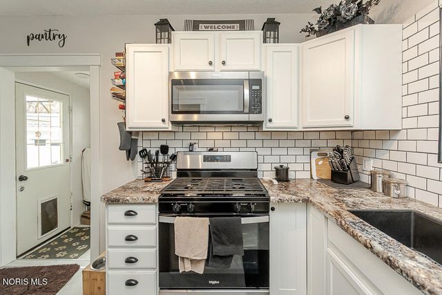 3917 Almeda Drive, Toledo, OH 43612