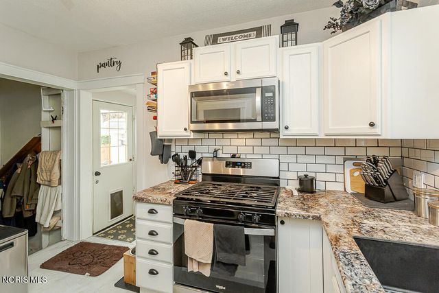 3917 Almeda Drive, Toledo, OH 43612