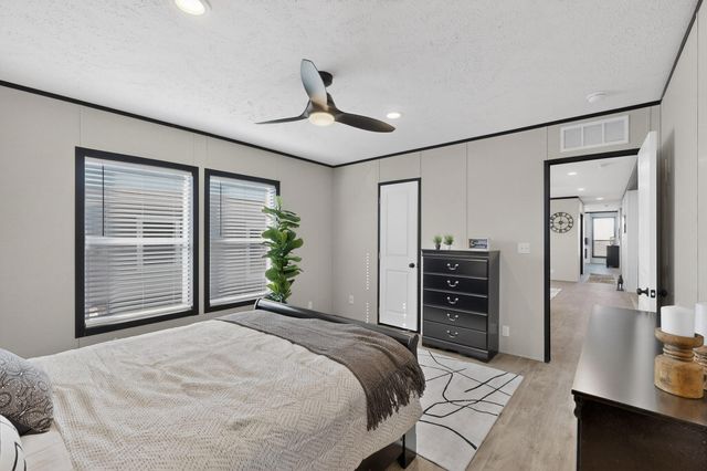 1605 2nd Avenue NW, Rio Rancho, NM 87124