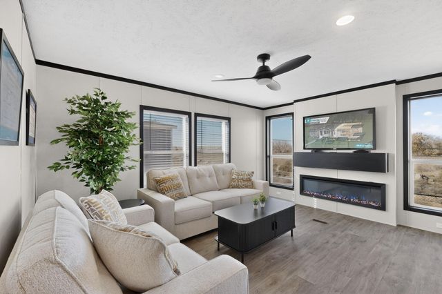 1605 2nd Avenue NW, Rio Rancho, NM 87124