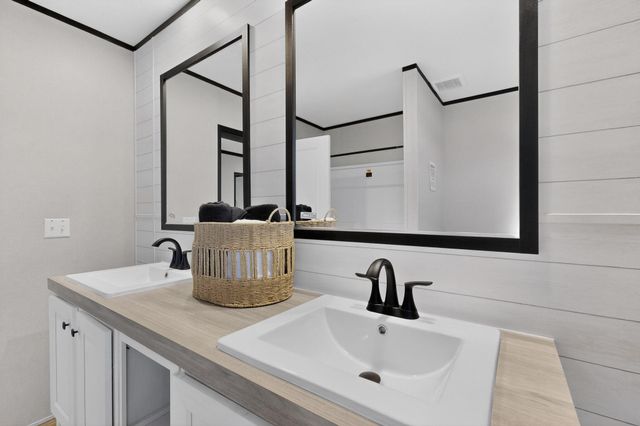 1605 2nd Avenue NW, Rio Rancho, NM 87124