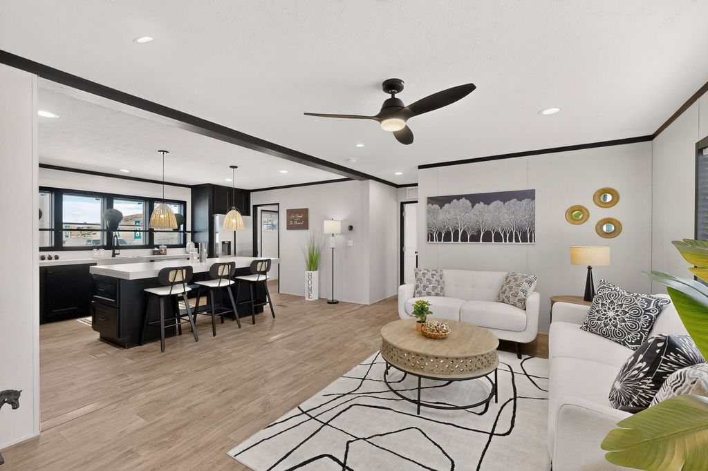 1605 2nd Avenue NW, Rio Rancho, NM 87124