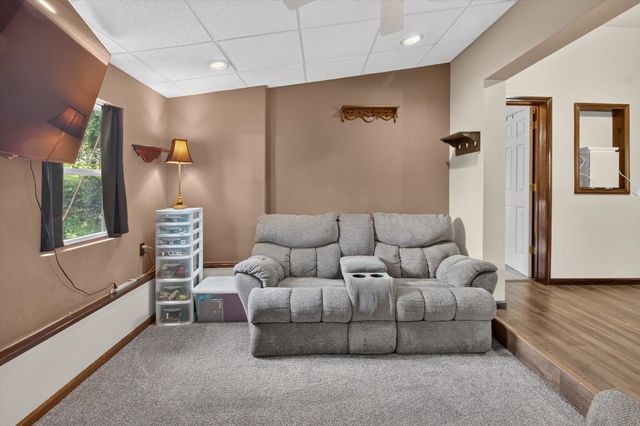 522 E Saginaw Street, Saint Louis, MI 48880