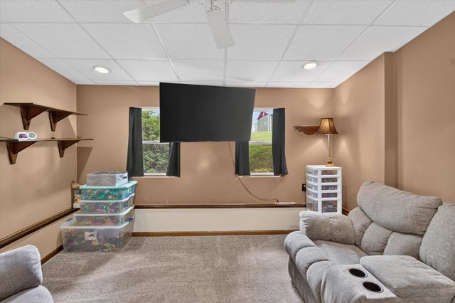 522 E Saginaw Street, Saint Louis, MI 48880