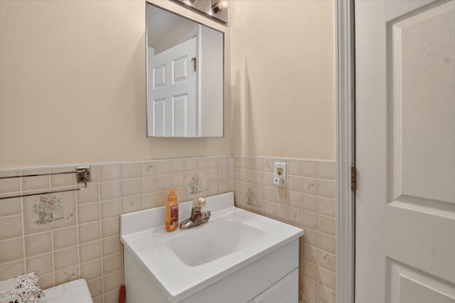 522 E Saginaw Street, Saint Louis, MI 48880