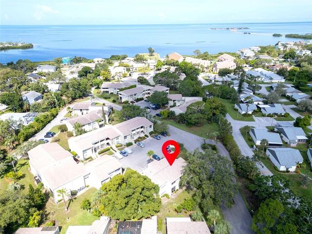 401 WINDRUSH BAY DRIVE, Tarpon Springs, FL 34689