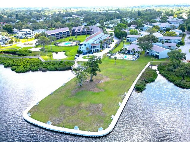 401 WINDRUSH BAY DRIVE, Tarpon Springs, FL 34689