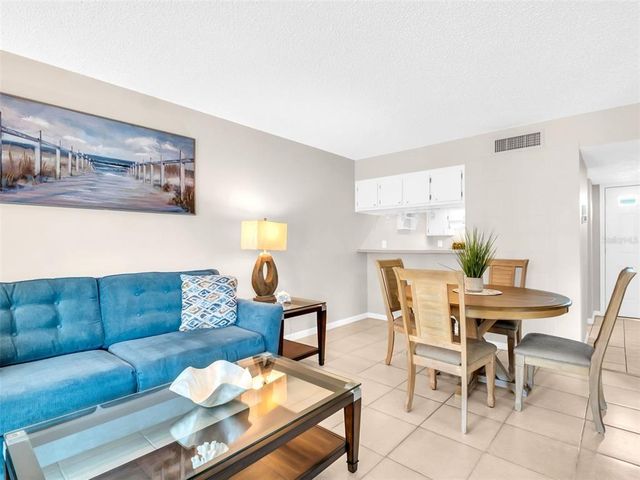 401 WINDRUSH BAY DRIVE, Tarpon Springs, FL 34689