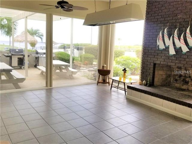 401 WINDRUSH BAY DRIVE, Tarpon Springs, FL 34689