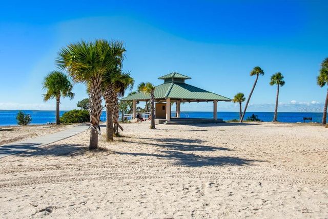 401 WINDRUSH BAY DRIVE, Tarpon Springs, FL 34689