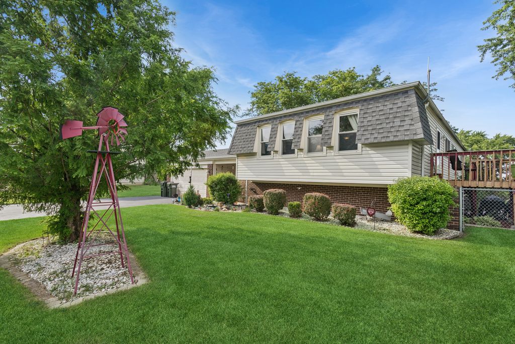 330 Shield Court, Bolingbrook, IL 60440 — exterior