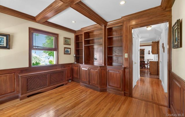 88 Philadelphia Avenue, Massapequa Park, NY 11762