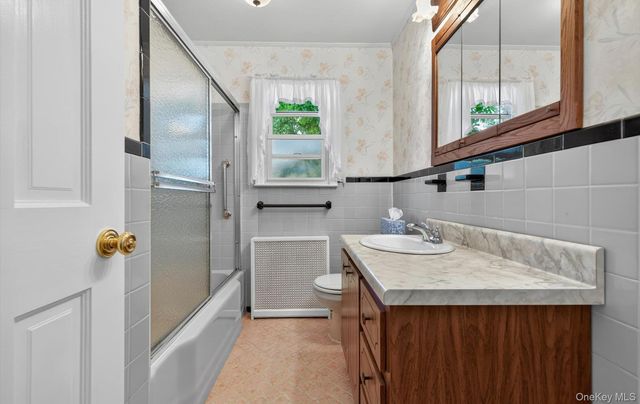 88 Philadelphia Avenue, Massapequa Park, NY 11762