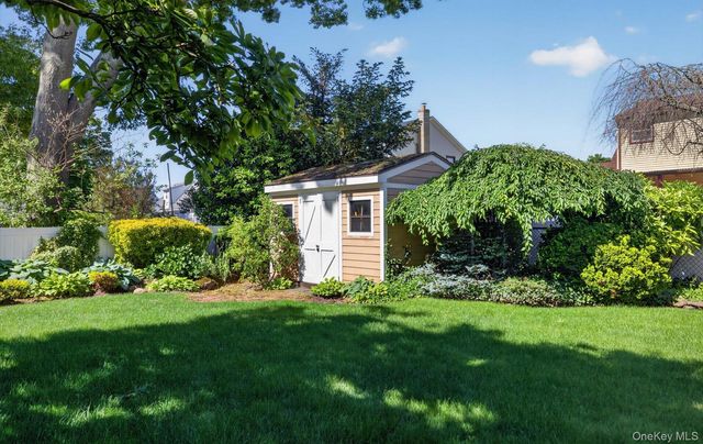 88 Philadelphia Avenue, Massapequa Park, NY 11762