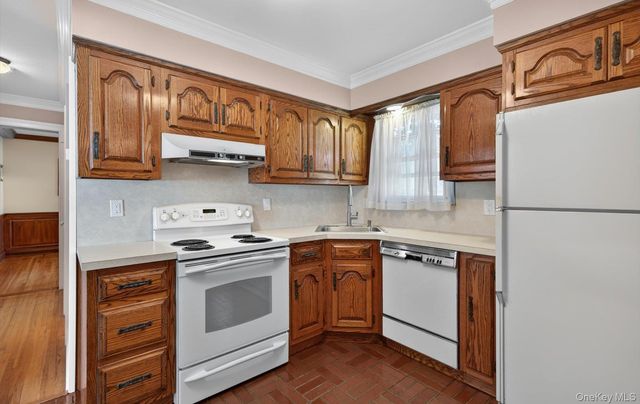 88 Philadelphia Avenue, Massapequa Park, NY 11762