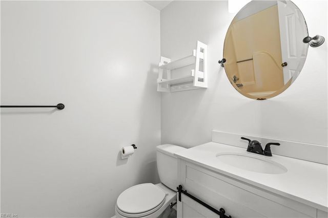 1100 Strauss DR, Virginia Beach, VA 23454