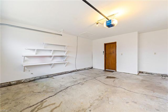 1100 Strauss DR, Virginia Beach, VA 23454